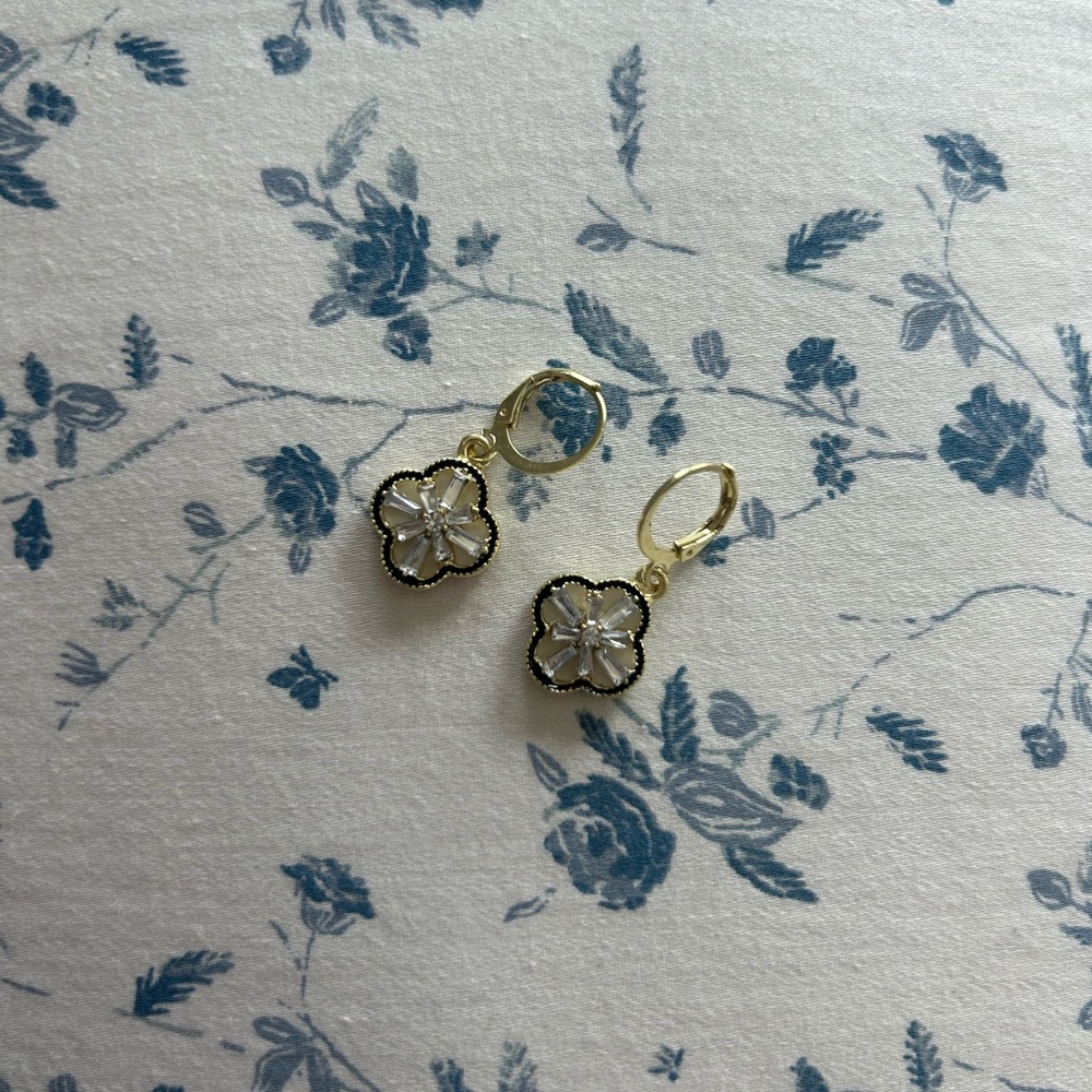 Van Cleef LOOKALIKE earrings